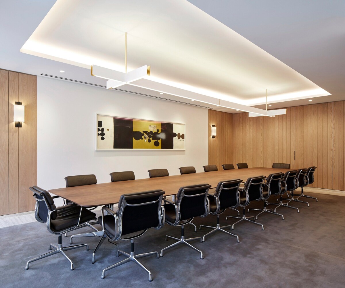 Фото — piercy company suspends staircase in new atrium of savile row office