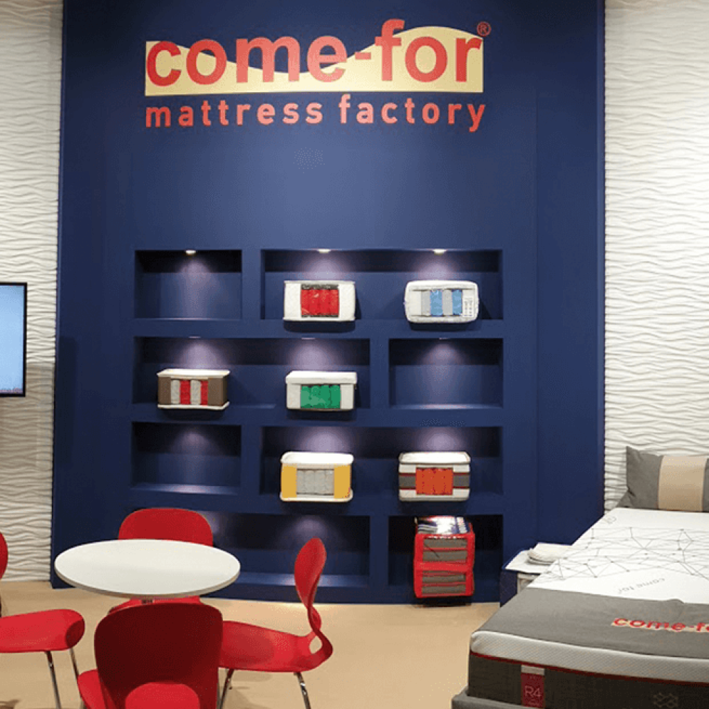 Інтер'єр магазину матраців Come for