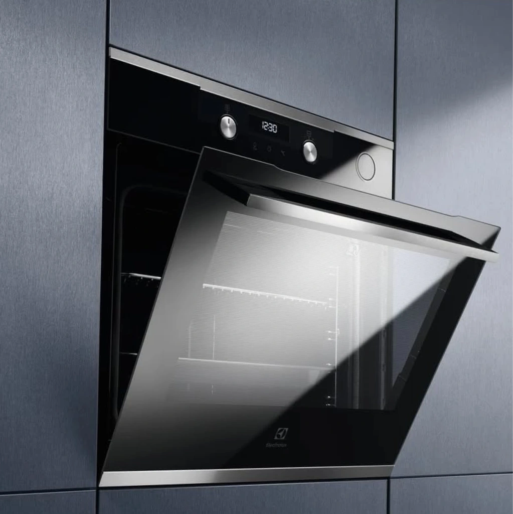 Духовка Electrolux с режимом пара