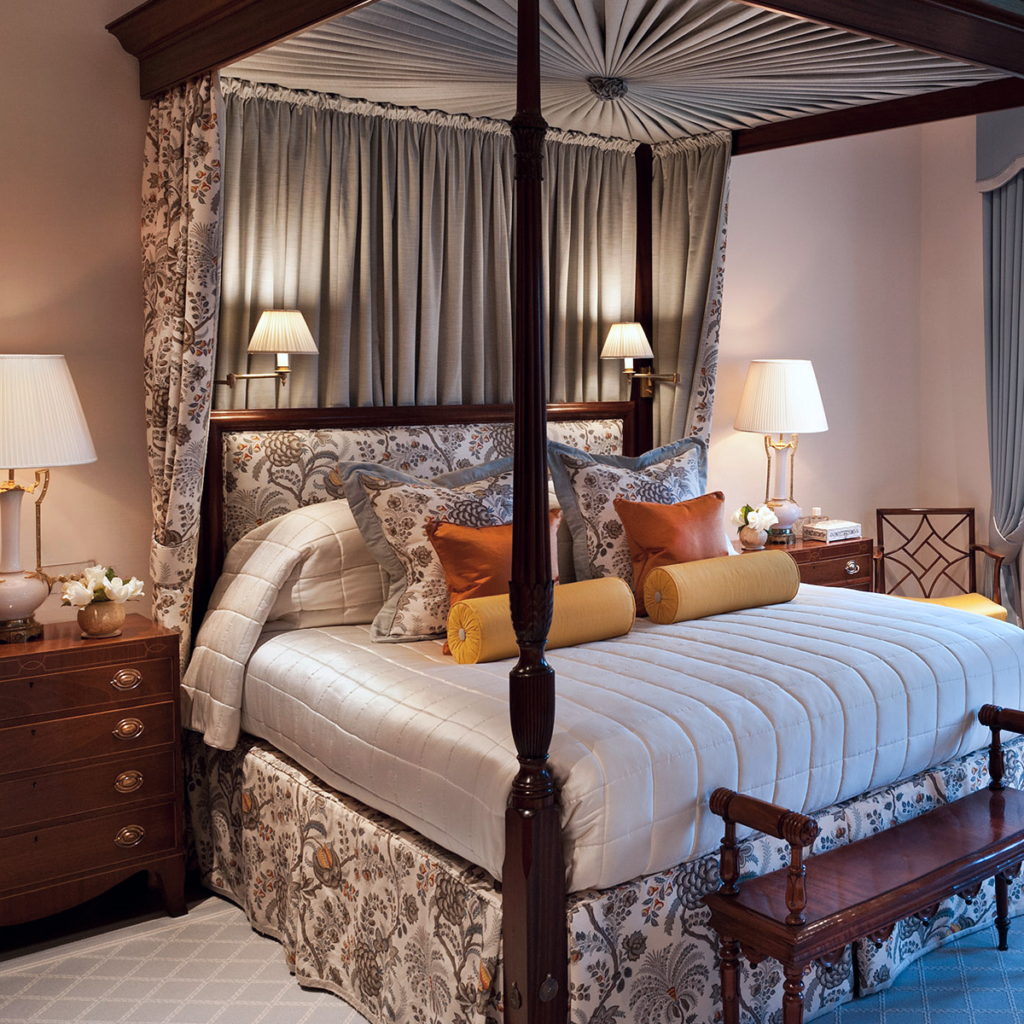 Дизайн-проект інтер'єру спальні в англійському стилі