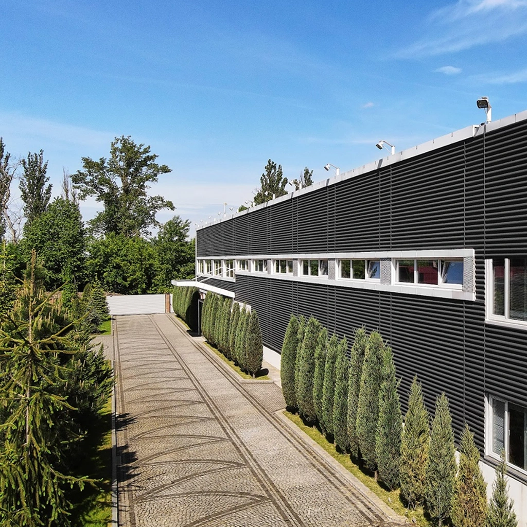 Фасад будівлі бренду BLANCHE