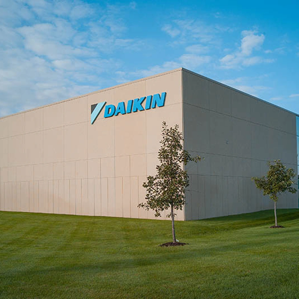 Фасад будівлі бренду daikin