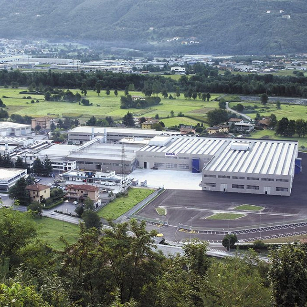 Фасад виробництва бренду global radiatori