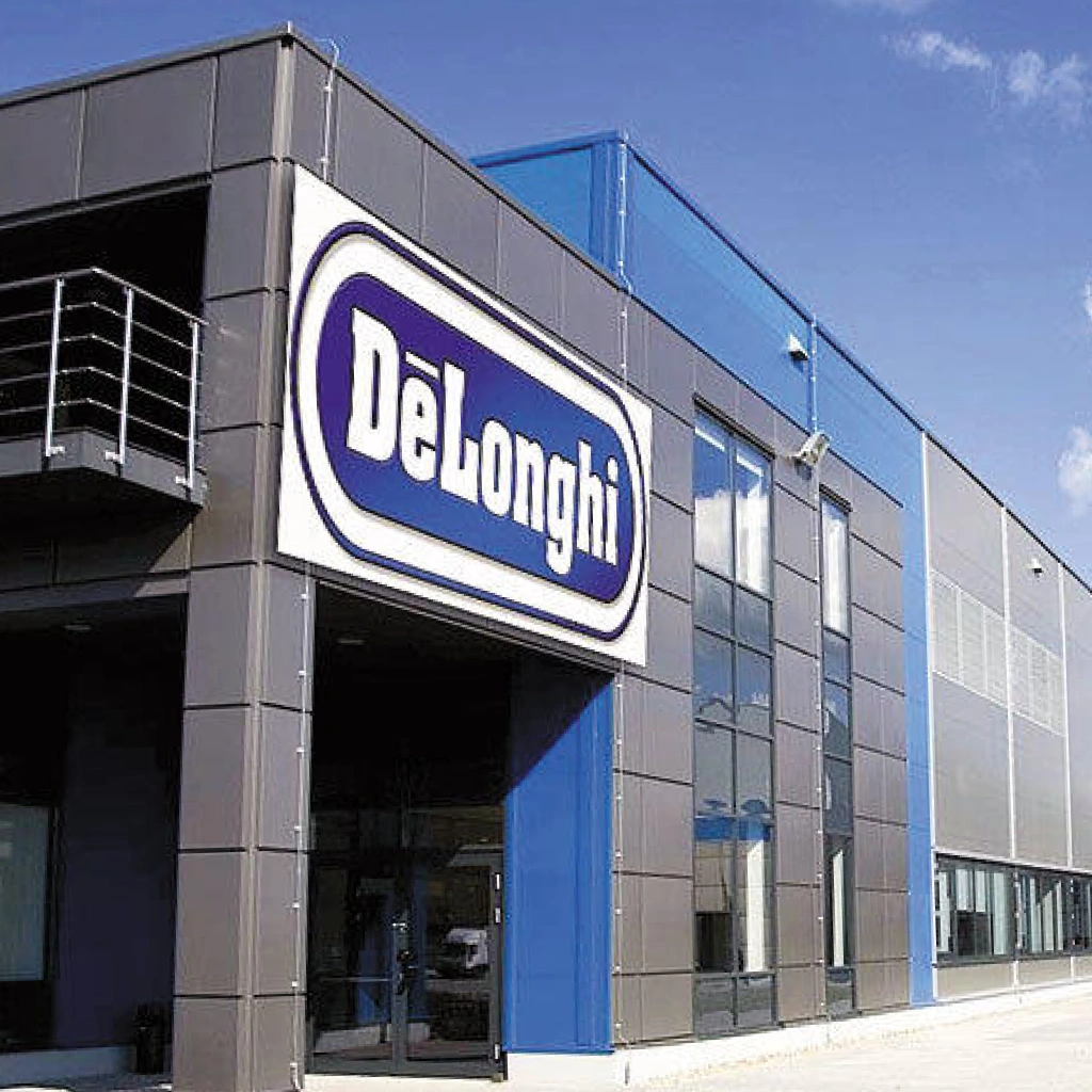 Фасад завода бренду de’longhi