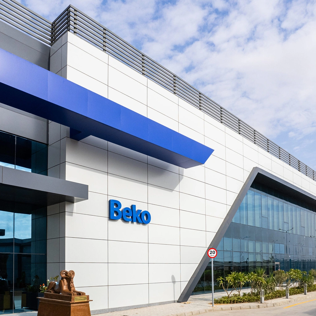 Фасад здания бренда Beko