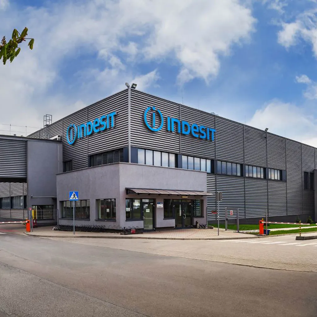 Фасад здания производства indesit