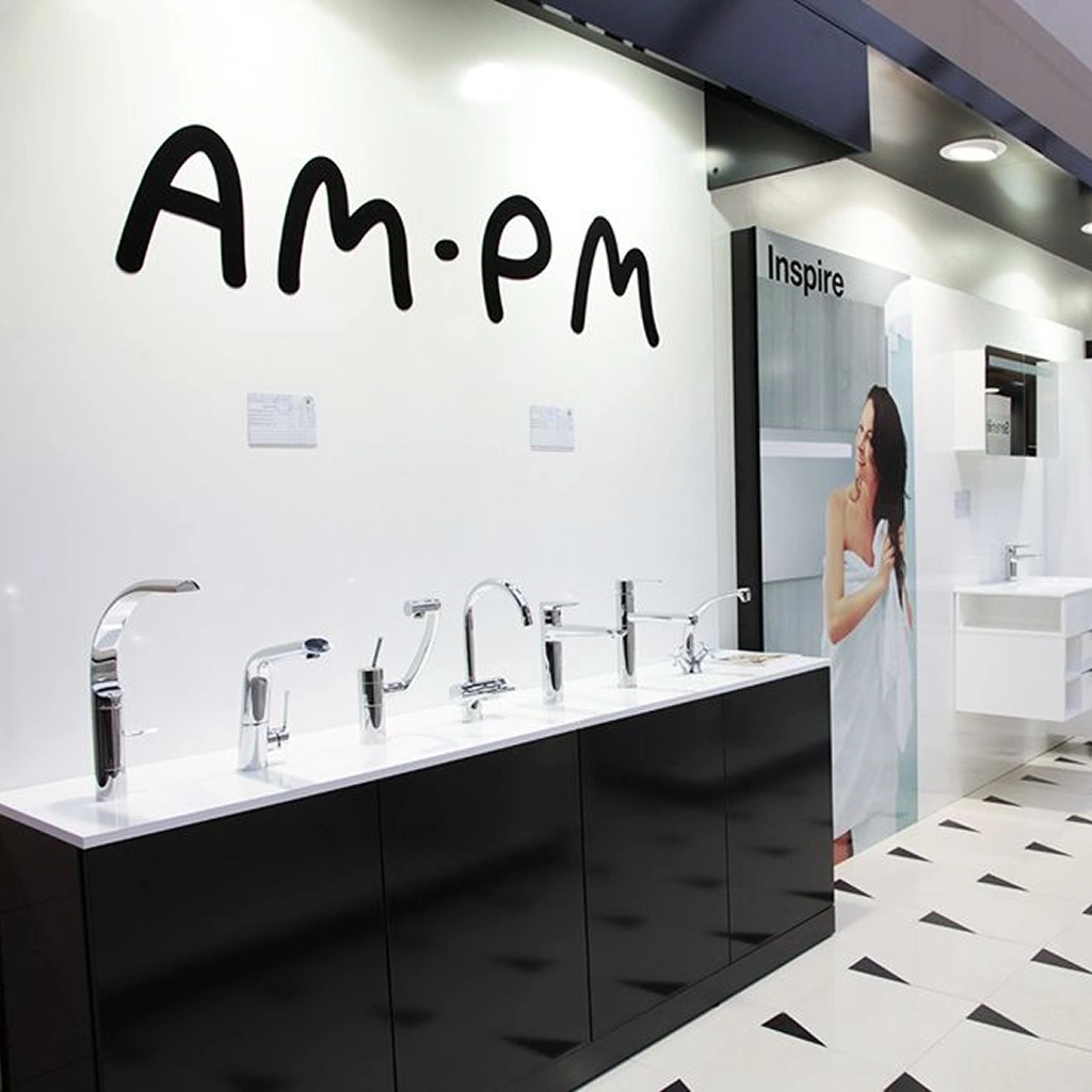 Интерьер фирменного шоурума am.pm