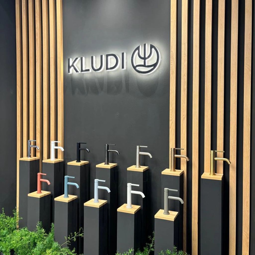 Інтер'єр фірмового шоуруму kludi