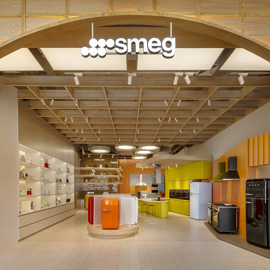 Інтер'єр фірмового шоуруму smeg