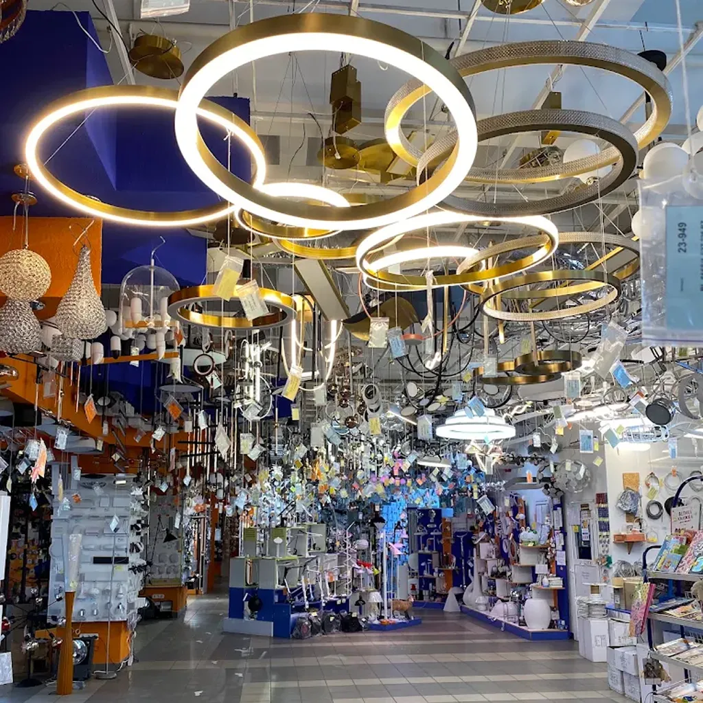 Інтер'єр фірмового шоуруму tk lighting