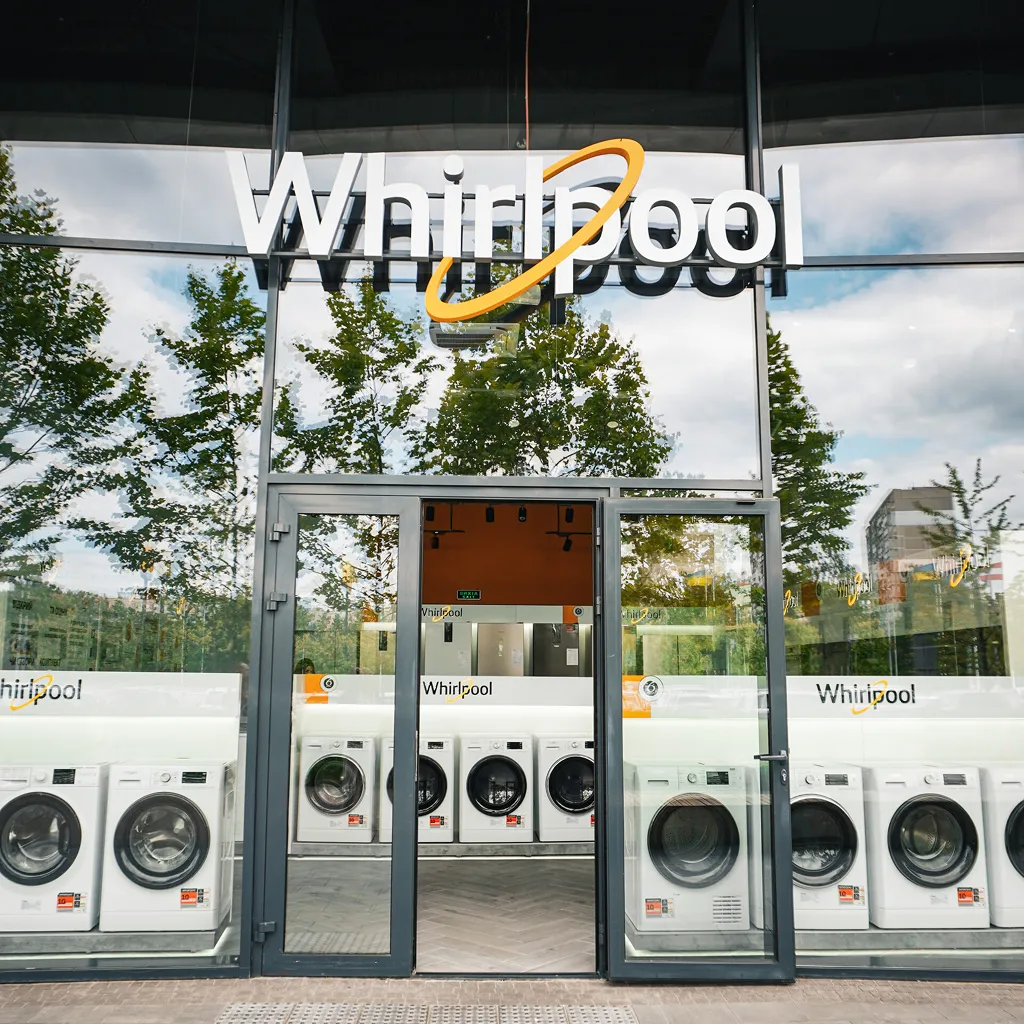 Інтер'єр фірмового шоуруму whirlpool