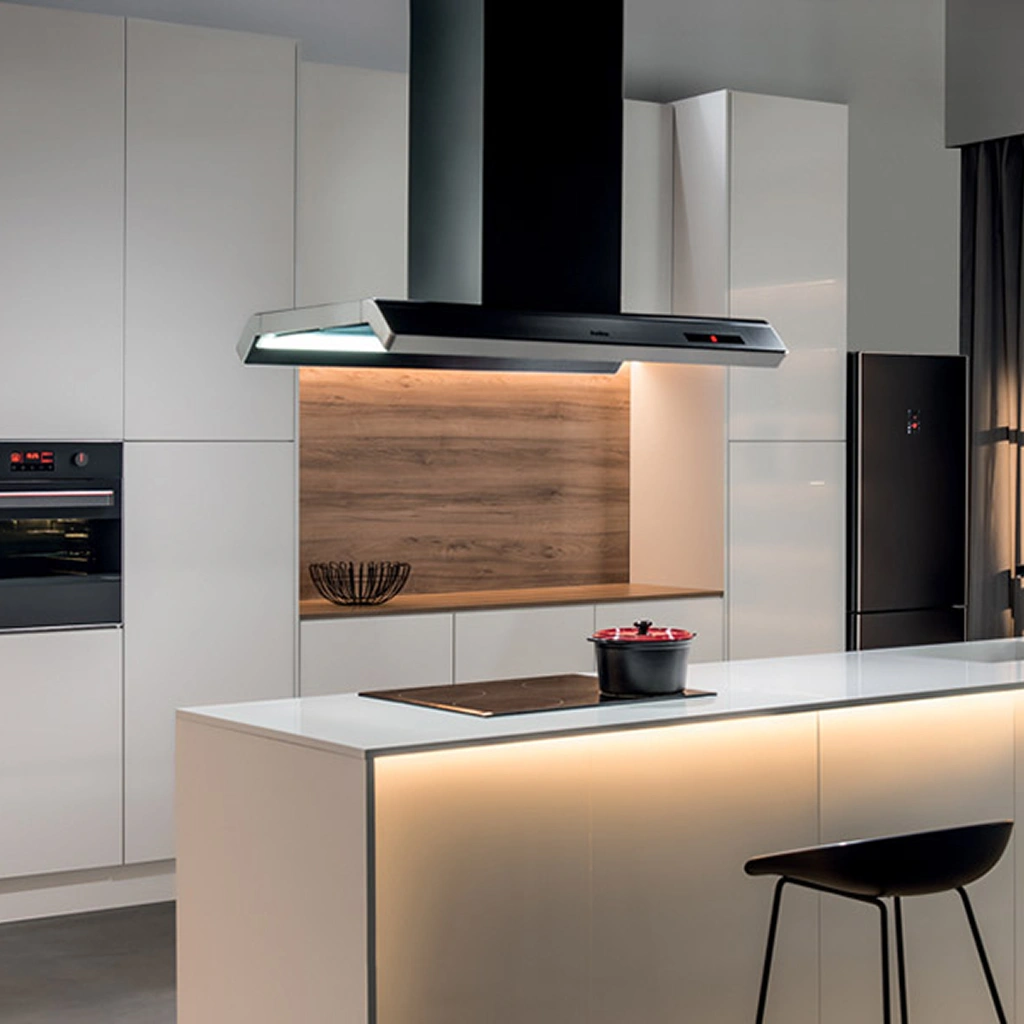 Сучасна острівна витяжка Hansa