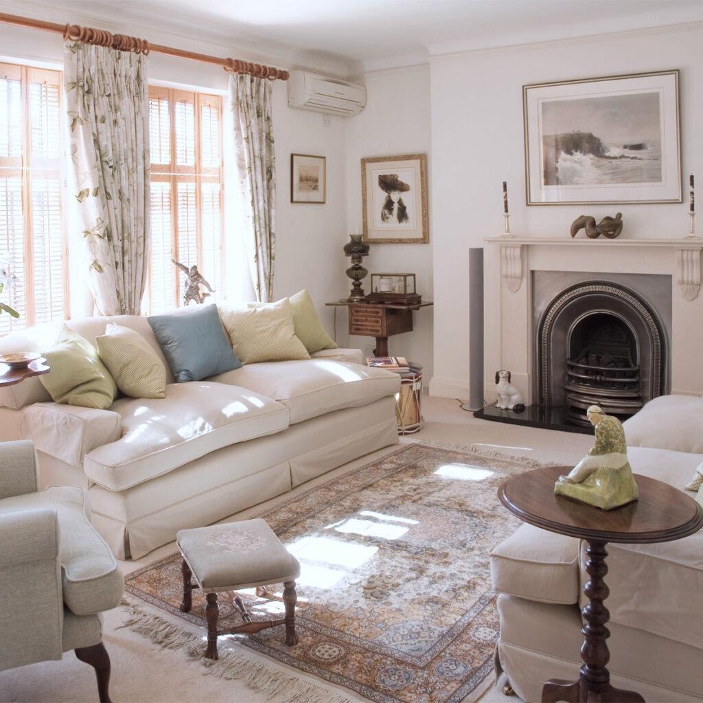 Стиль кантрі у дизайні інтер'єру вітальні