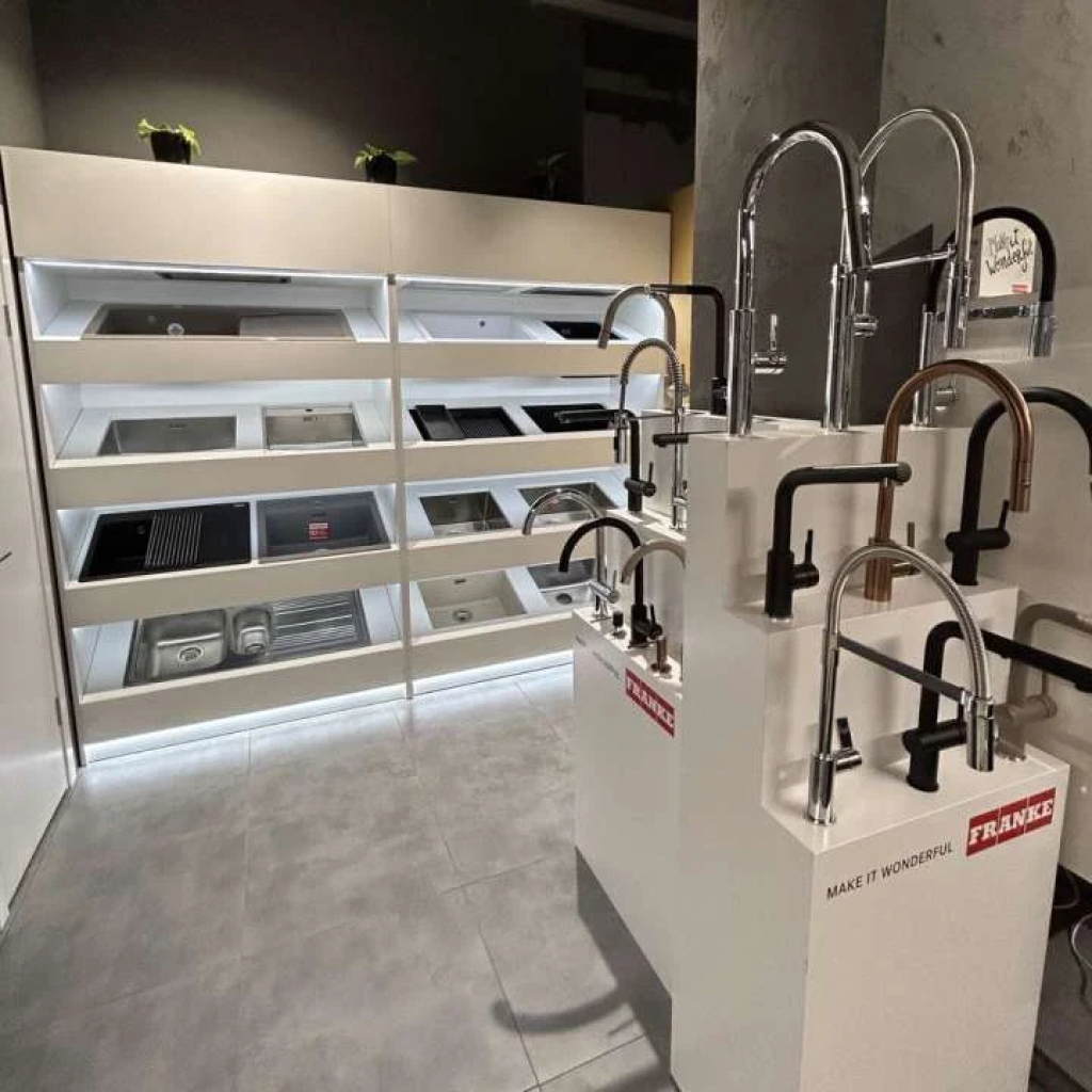 Интерьер шоурума кухонных моек бренда Franke