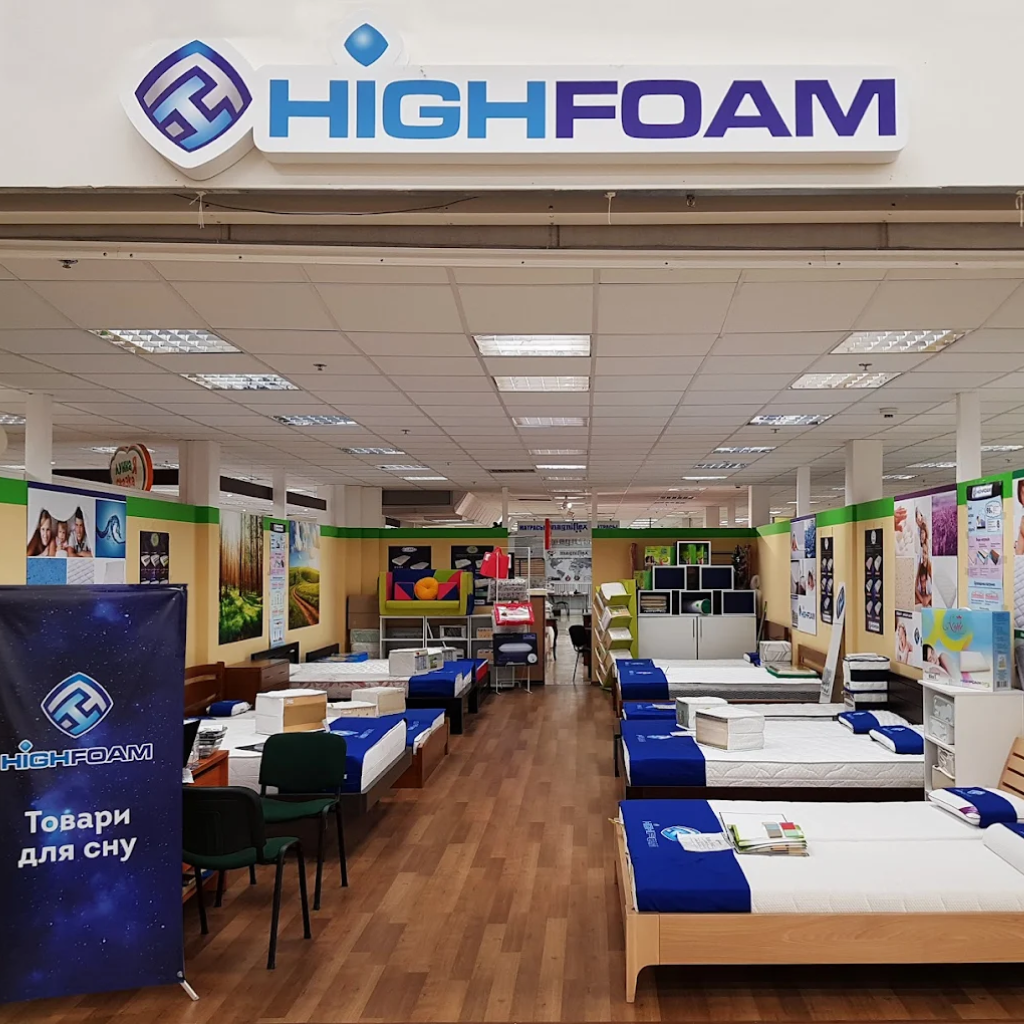 Фасад магазину бренду Highfoam