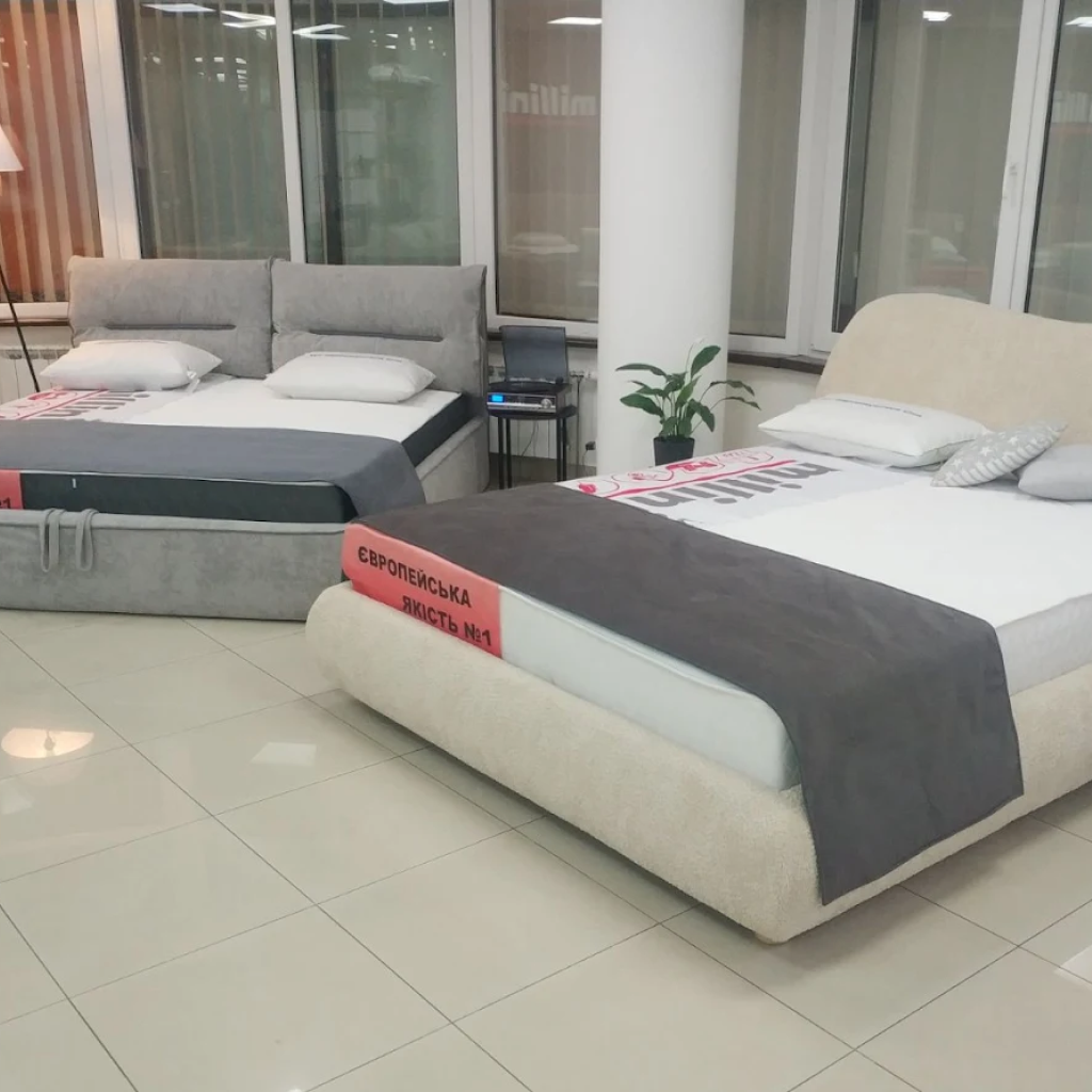 Інтер'єр виставкового залу матраців Millini