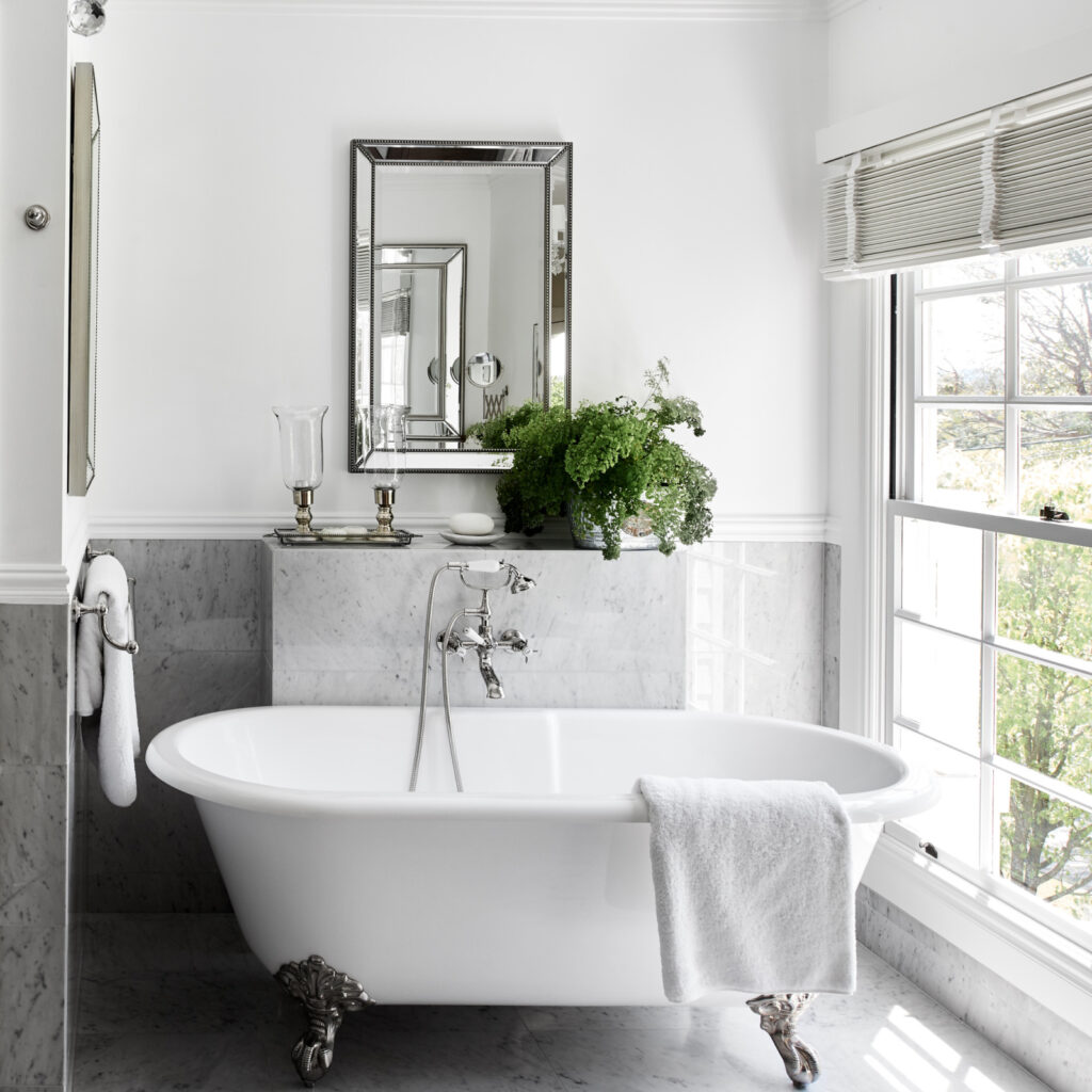 Дизайн інтер'єру ванної кімнати в стилі модерн