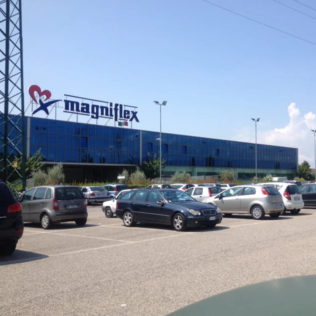 Фасад будівлі бренду матраців magniflex