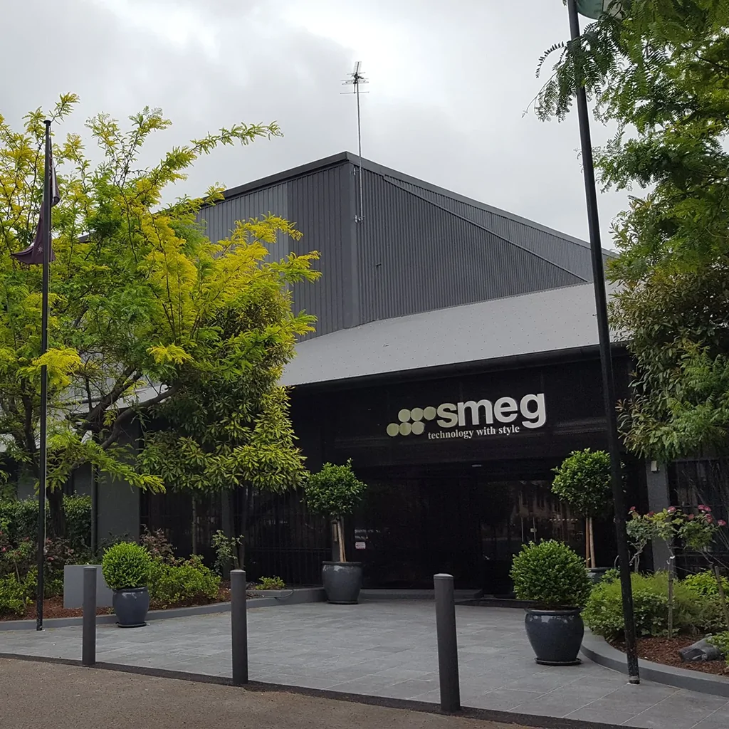 Фасад производства Smeg