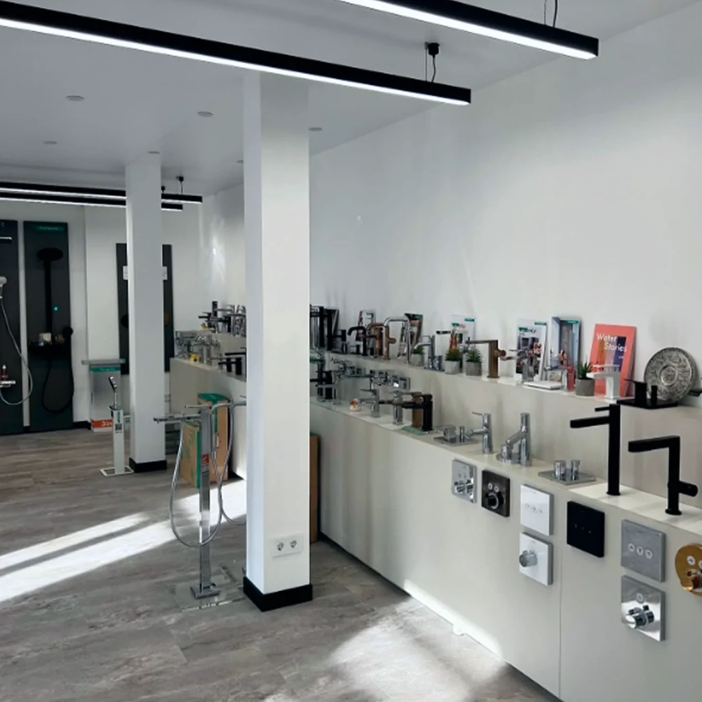 Інтер'єр шоуруму кухонних мийок бренду Hansgrohe