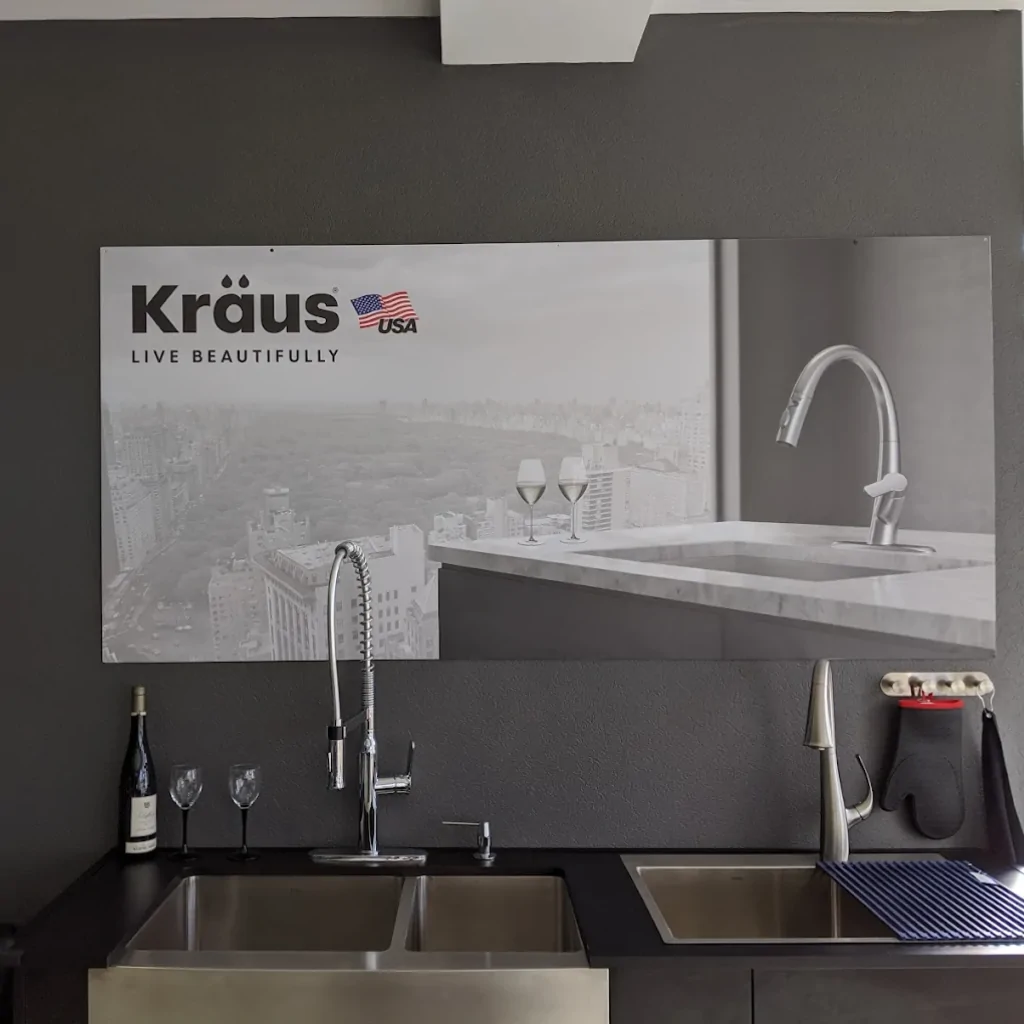 Інтер'єр шоуруму кухонних мийок бренду Kraus