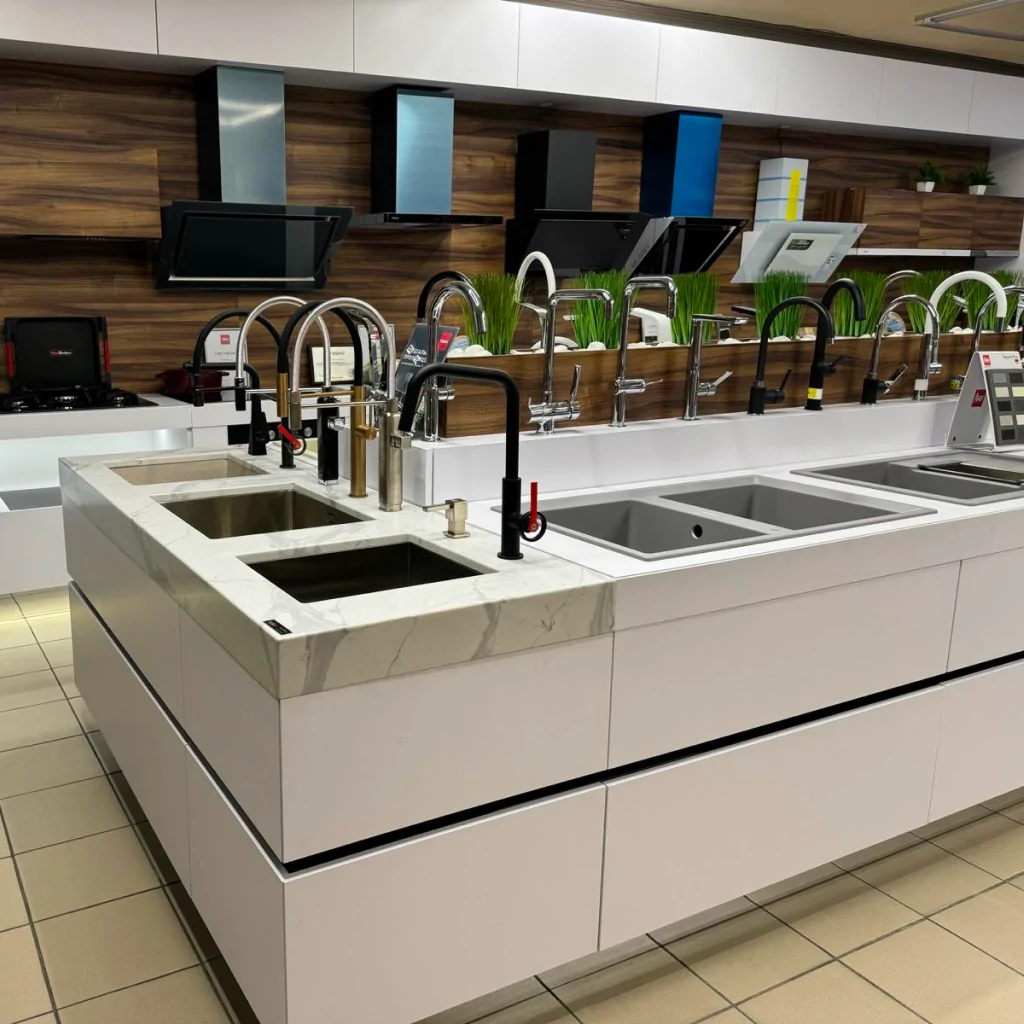 Інтер'єр шоуруму кухонних мийок бренду TeKa