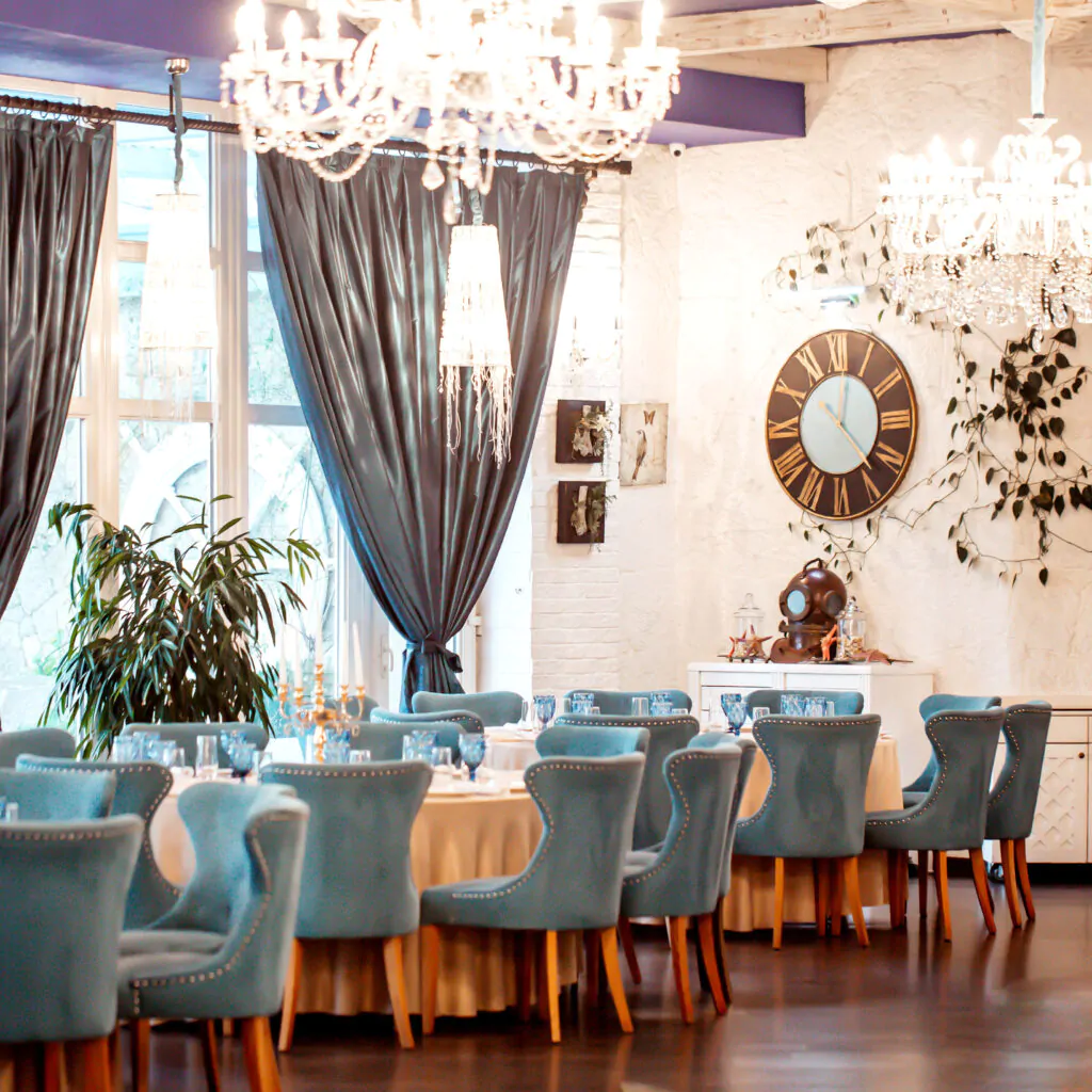 Ресторан с елементами стиля прованс