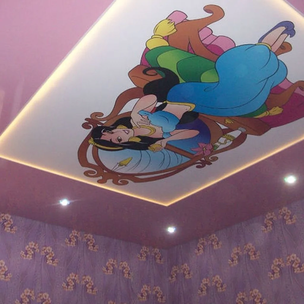 Стеля з мультяшними героями