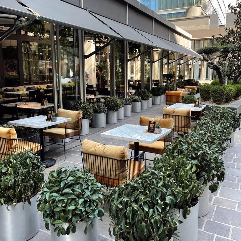 Дизайн інтер'єру літнього майданчику для кафе