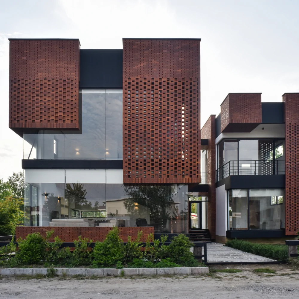 Фасадна цегла в екстер'єрі будинку