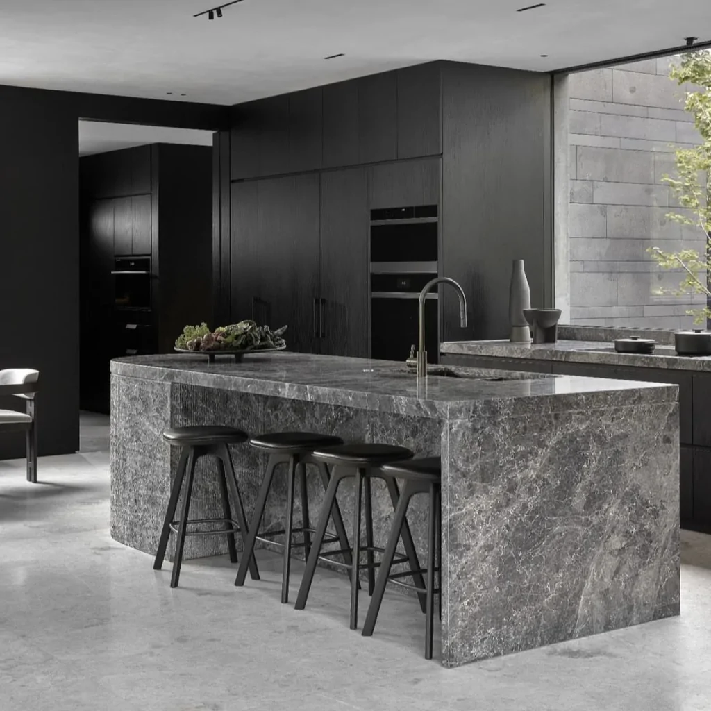 Дизайн-проект кухні для заміського будинку в стилі хай-тек