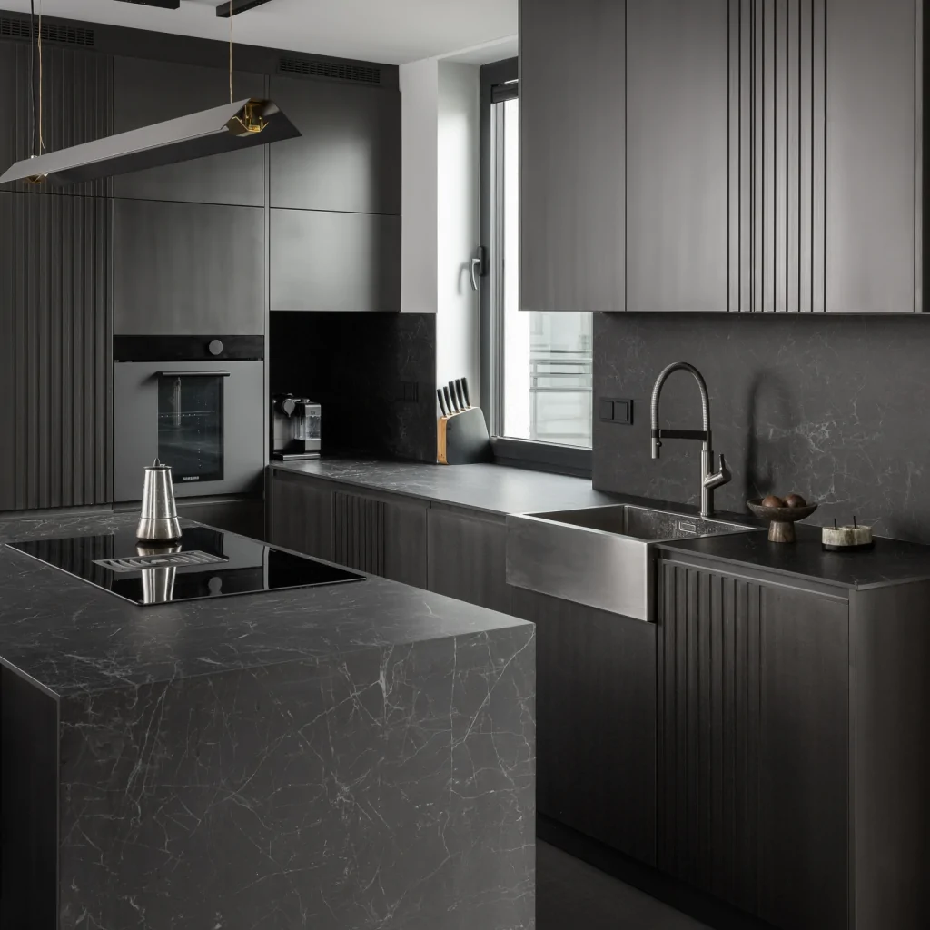 Дизайн інтер'єру кухні в стилі хай-тек