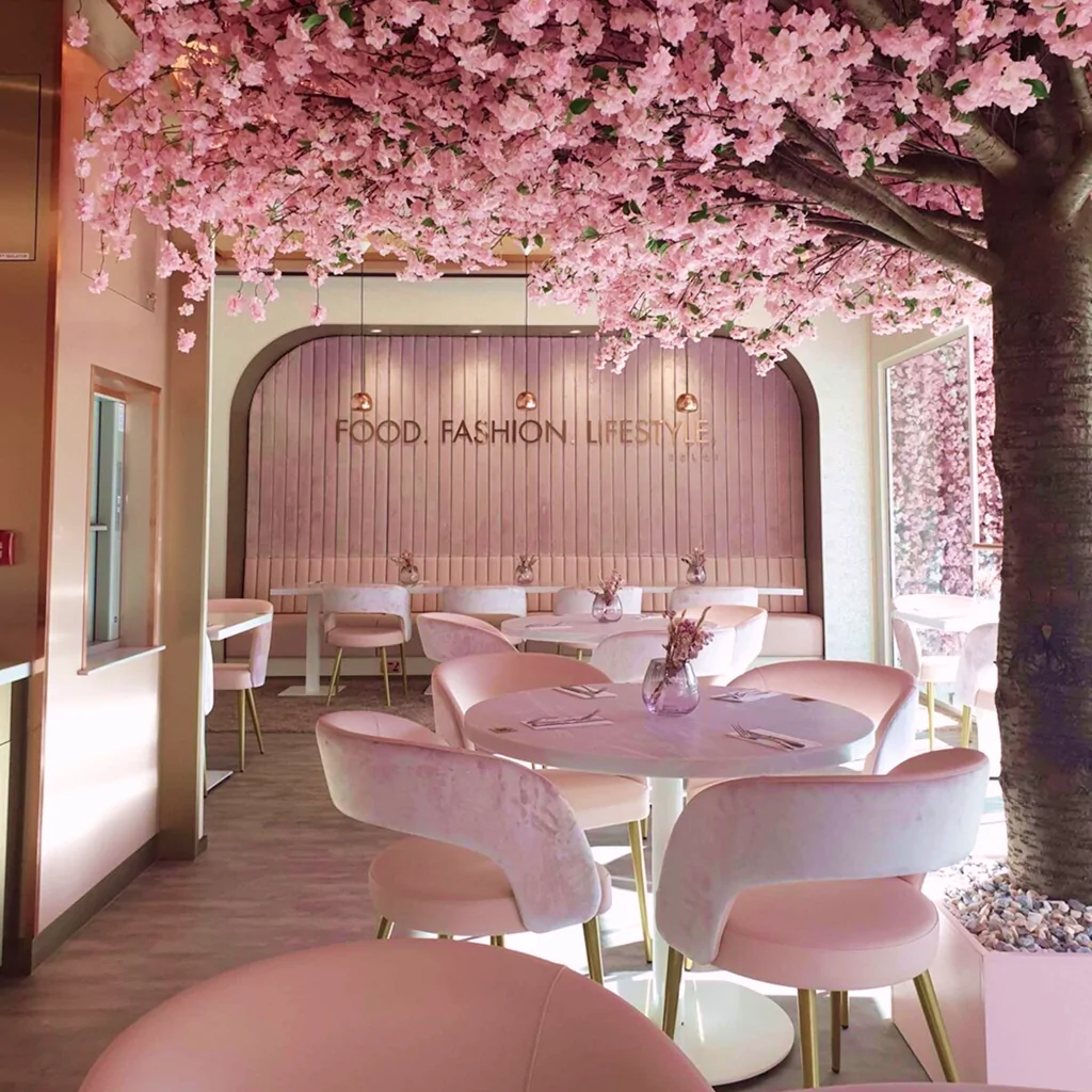 Декор в інтер'єрі кафе в рожевому кольорі