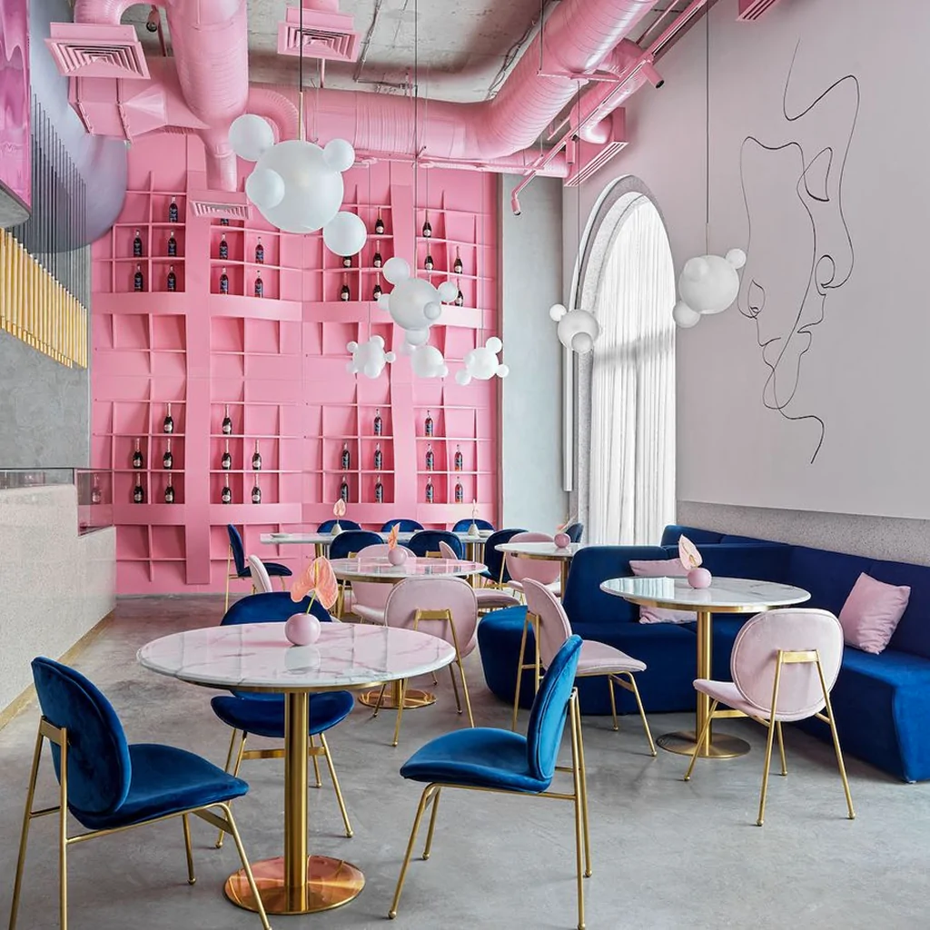 Дизайн інтер'єру кафе в рожевому кольорі