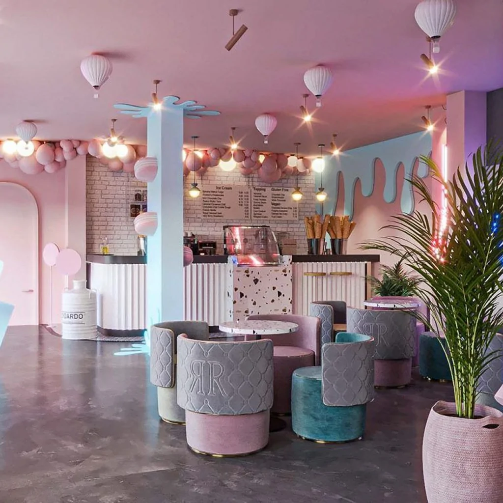 Дизайн кафе у рожевому кольорі