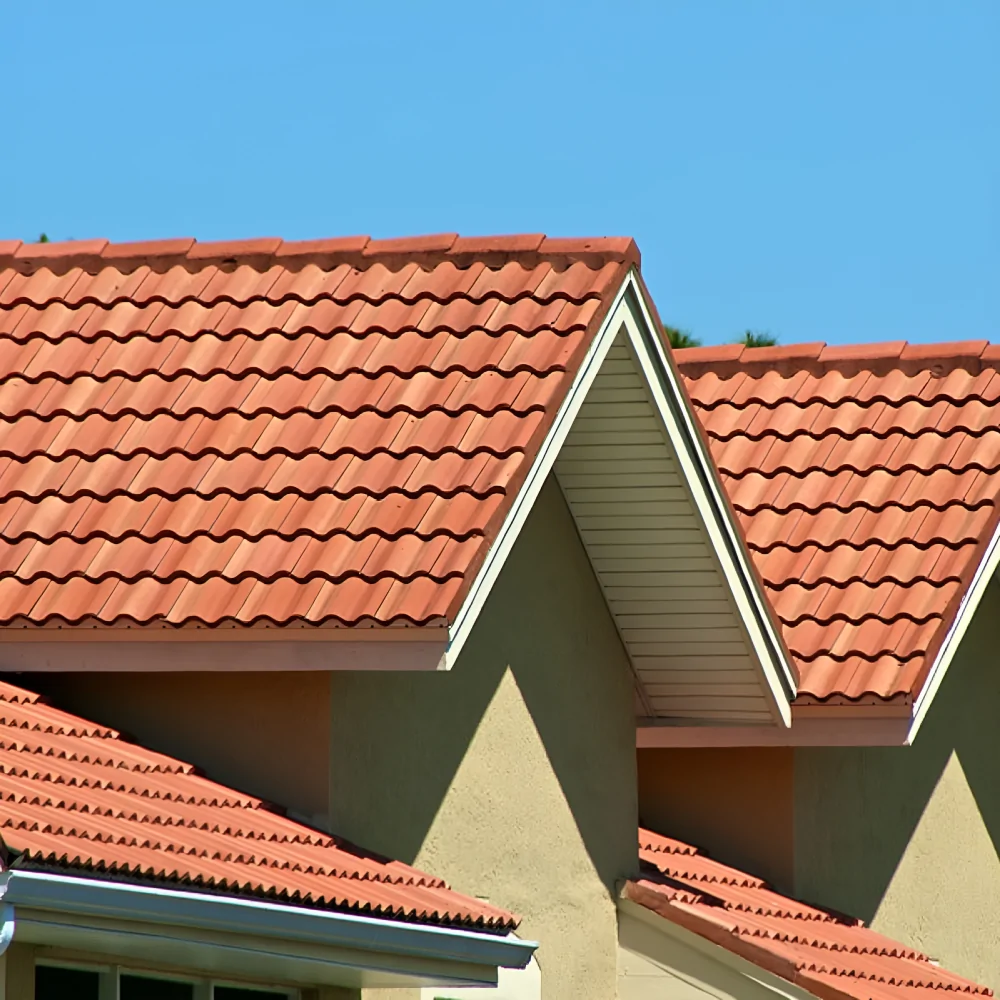 Натуральна черепиця в екстер'єрі будинку