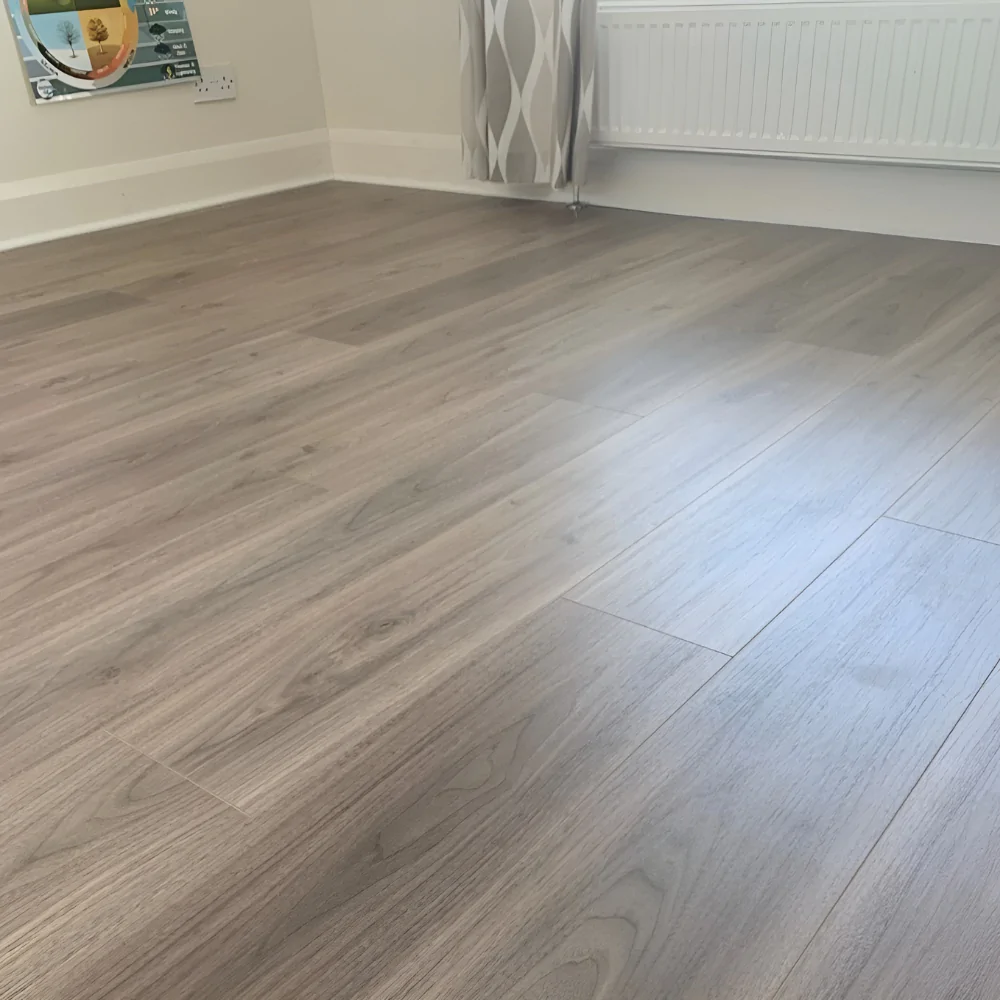 Пряме укладання ламінатних панелей