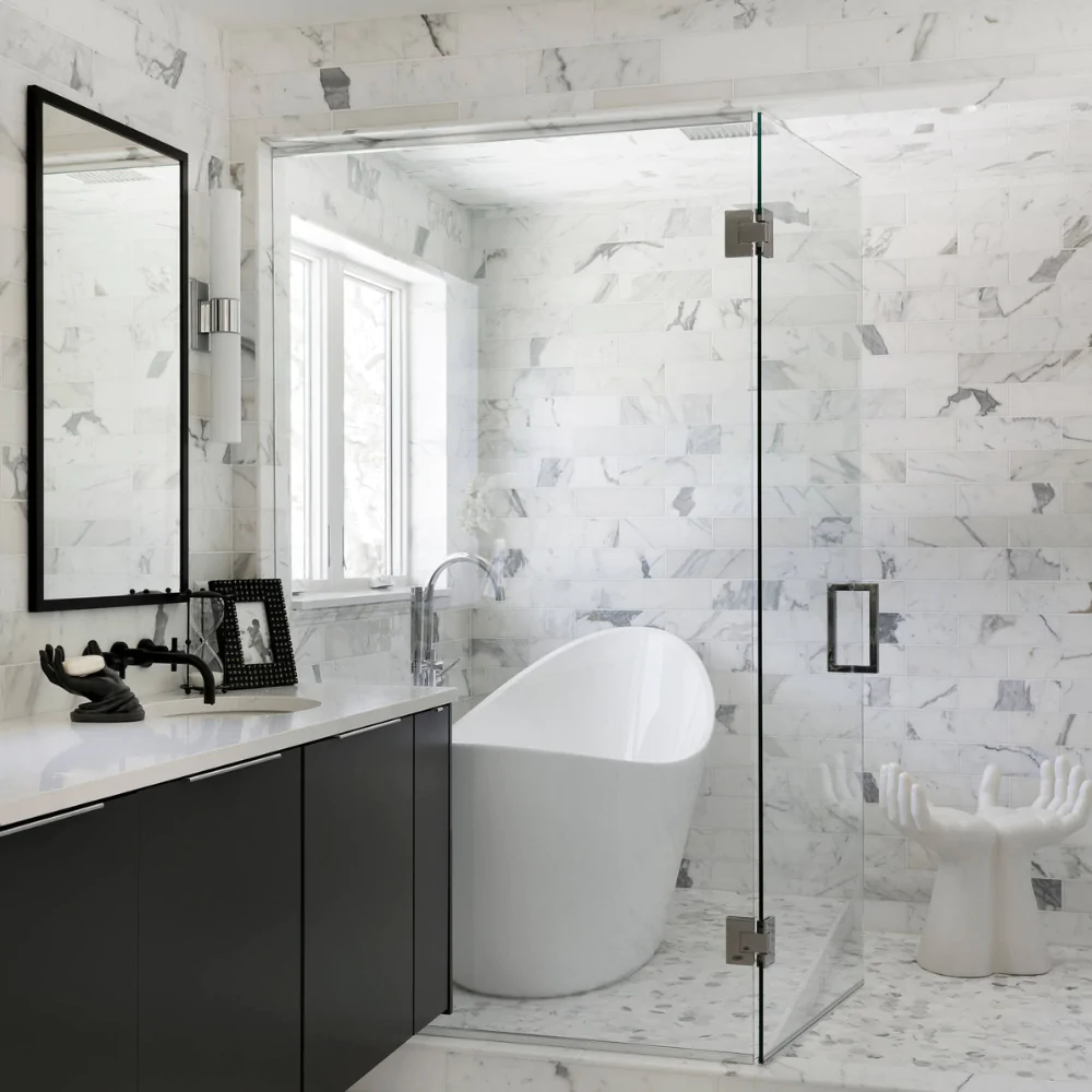 Оформлення ванної кімнати будинку в стилі модерн